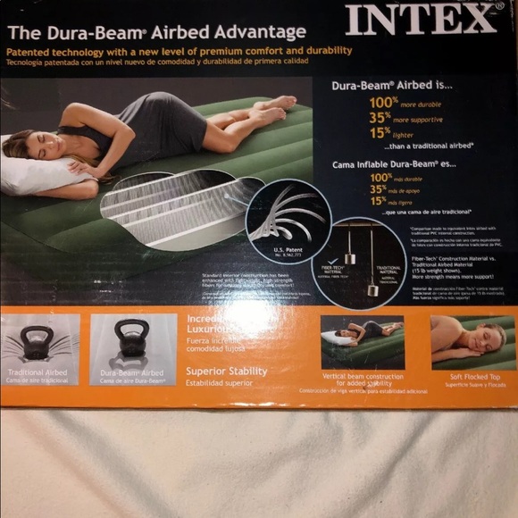 Air mattress with a built in pump - Picture 3 of 8